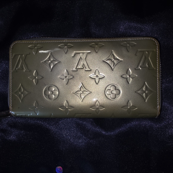Louis Vuitton Sea Green Monogram Vernis Wallet. Does Not Come In Box - Picture 14 of 16